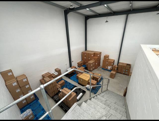 132M² WAREHOUSE TO LET IN RIVERGATE